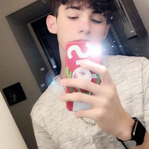 Meet your Posher, Adam